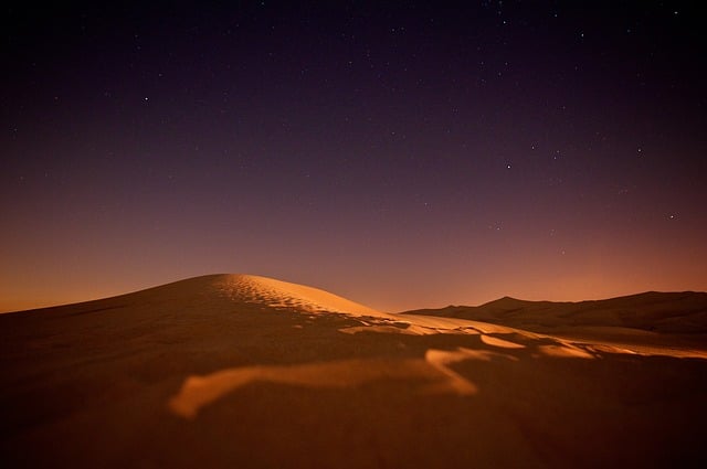 deserto do sahara à noite, marrocos