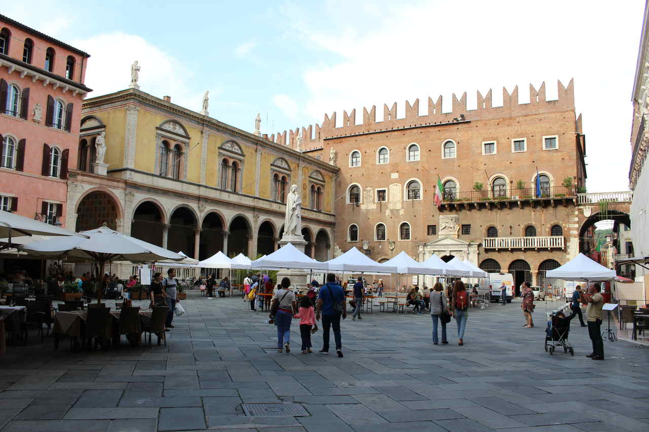 Piazza dei Signori - Praça em Verona