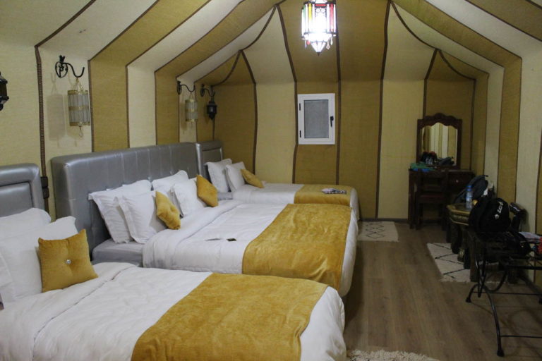 quarto sahara luxury camp